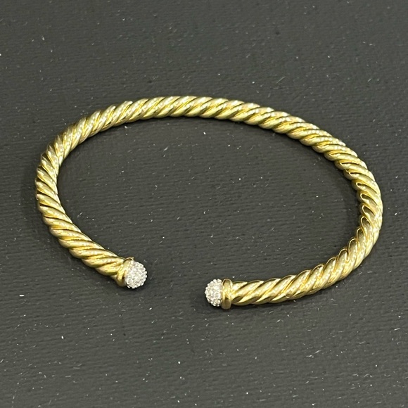 David Yurman Cable Flex Bracelet
18K Yellow Gold with Diamonds - Picture 4 of 10